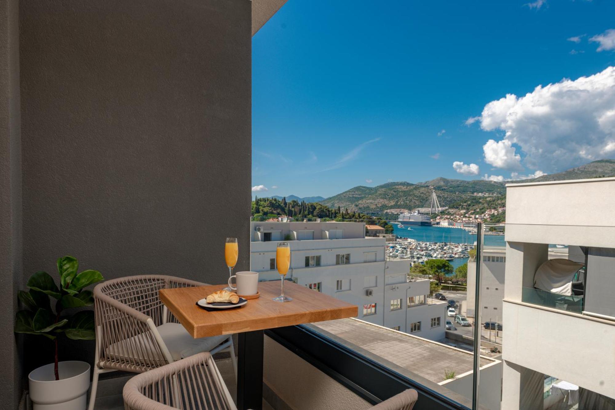 Nunas Luxury Port Residences Ragusa Esterno foto